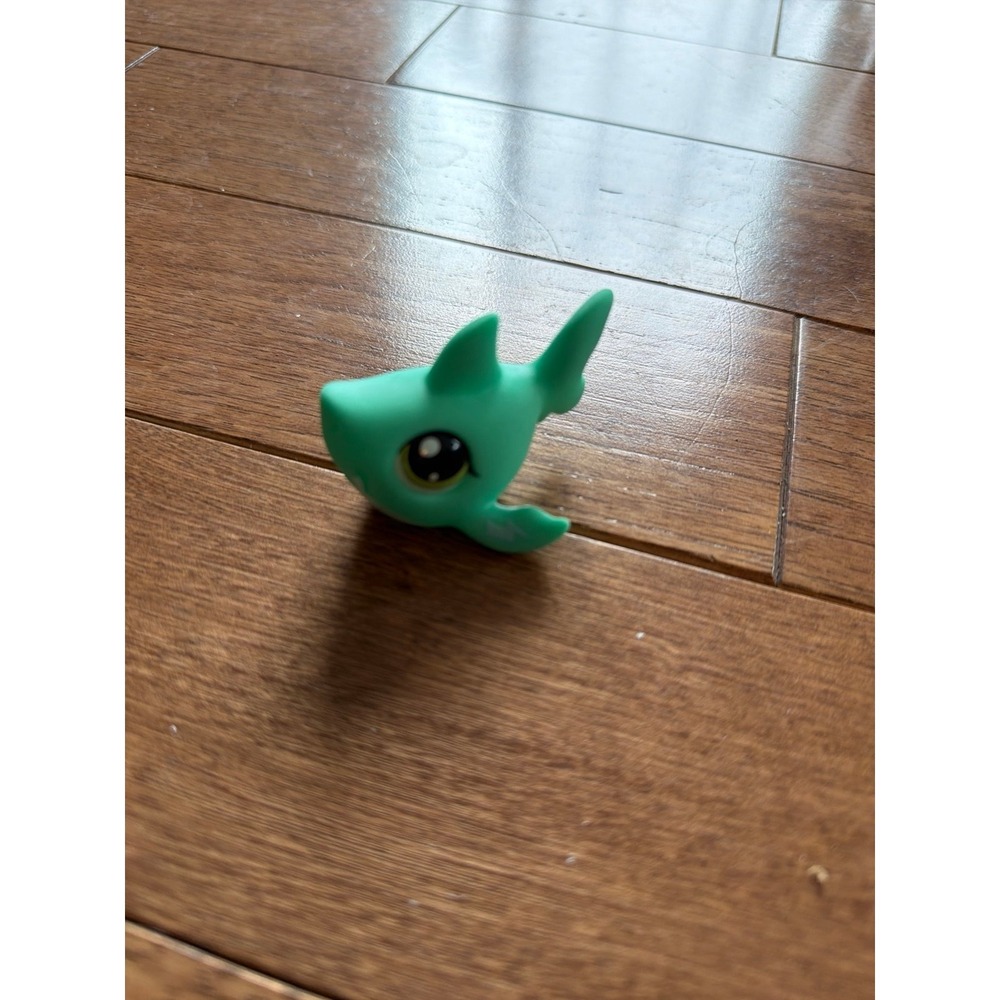 SHARK #G7 #14 - Authentic Littlest Pet Shop - Hasbro
